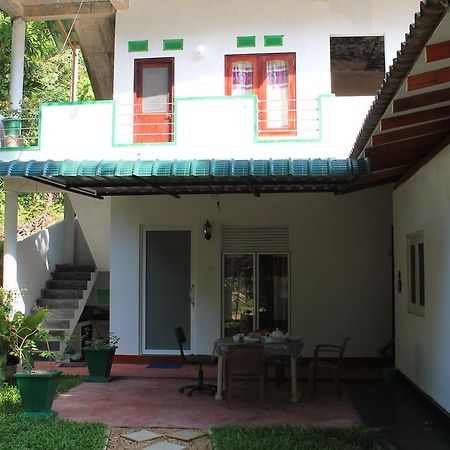 Little Mount Guest House Mirissa Exterior photo