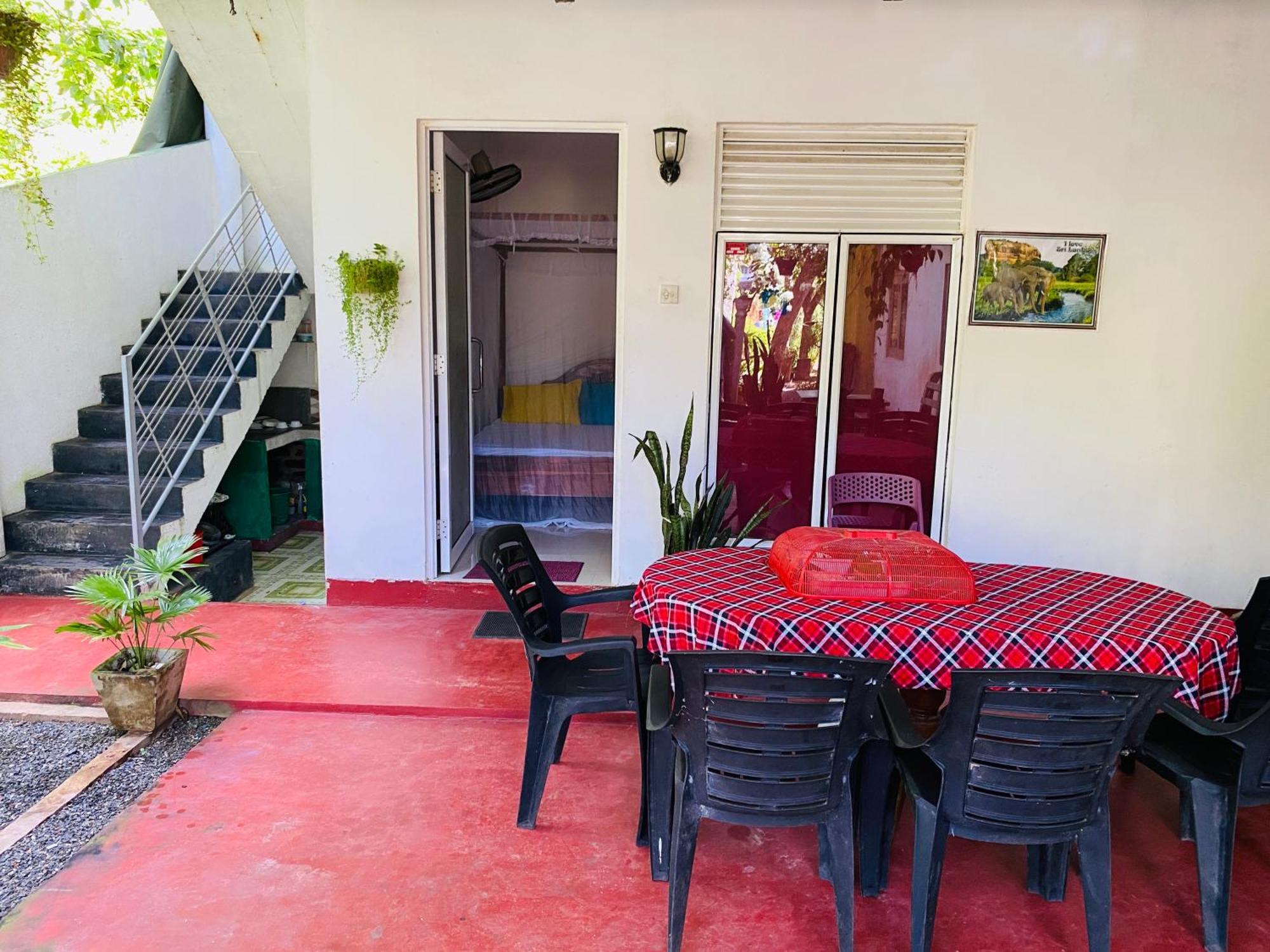 Little Mount Guest House Mirissa Exterior photo